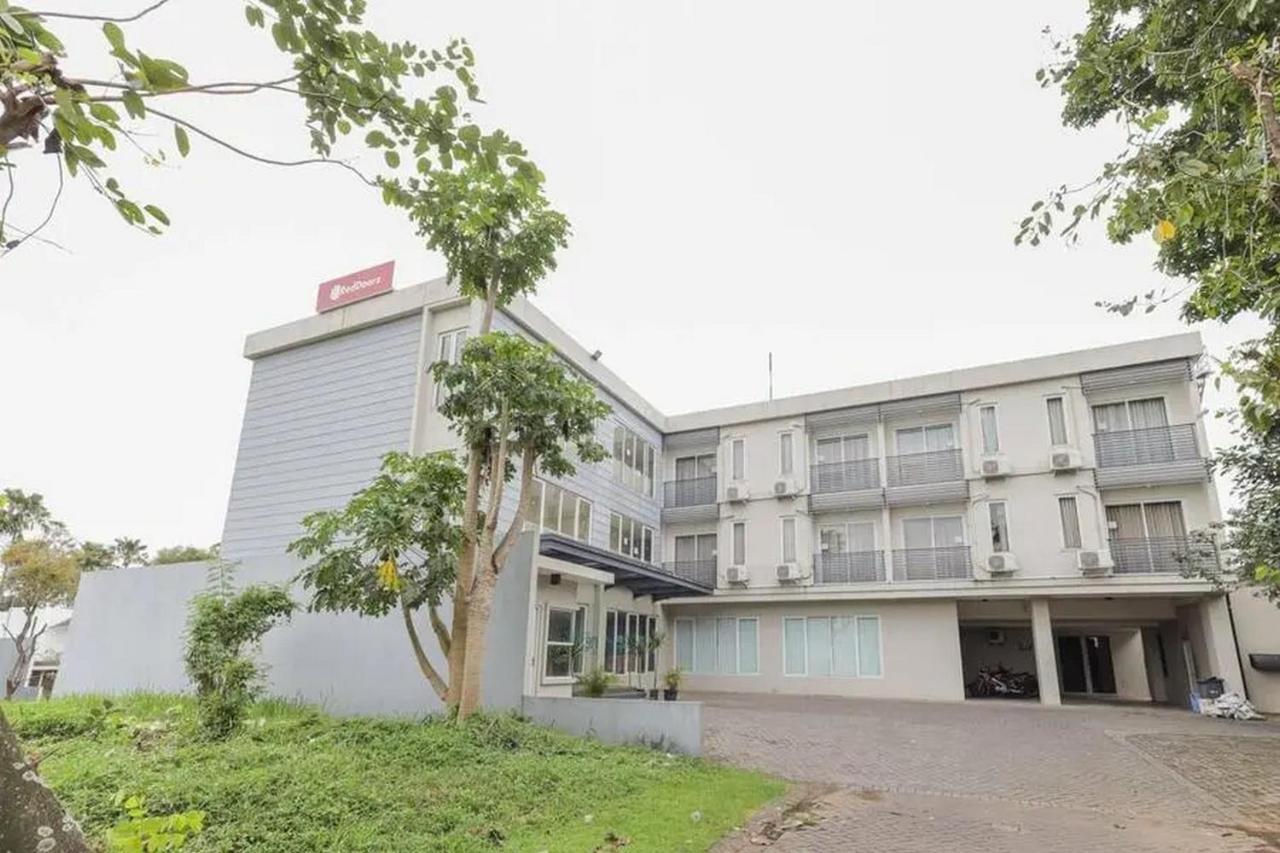 Reddoorz Plus At Riverside マラン エクステリア 写真